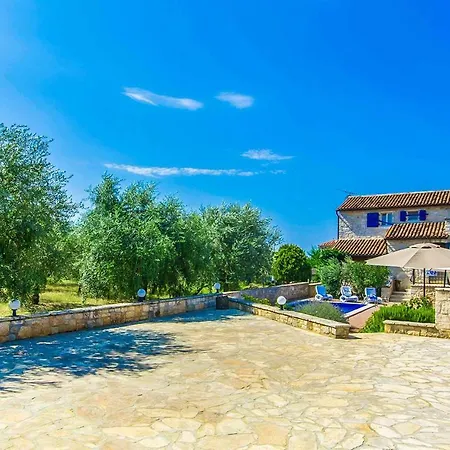 Villa Meri Kadumi