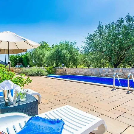 Meri Villa *