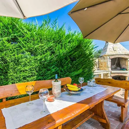 Meri Villa